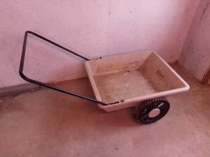 lot 8124 image: EZ Cart Wheelbarrow