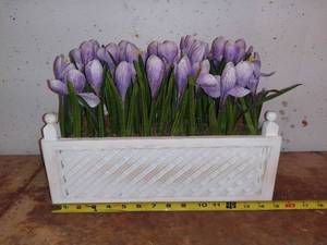 lot 8130 image: Faux Crocus Basket
