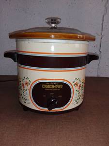 lot 8151 image: Rival Crock Pot Works