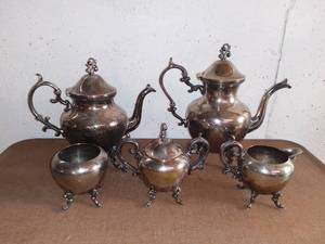 lot 8157 image: Pretty Silver Plate 5 Piece Tea Set