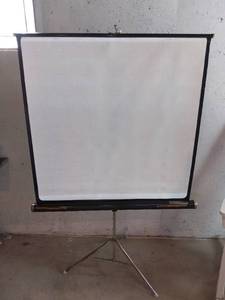 lot 8164 image: Folding Meteor Projection Screen