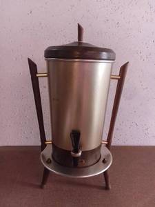 lot 8167 image: Vintage MCM Tricolaror Coffee Percolator No Cord