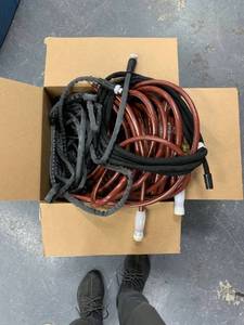 lot 2099 image: Box of 5 Hoses