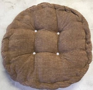 lot 3014 image: Outdoor Seat Cushion