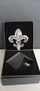 lot 1001 image: Waterford Fleur De Lys paperweight