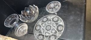 lot 1016 image: Assorted crystal serving pieces