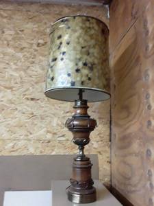 lot 1038 image: 41 in tall Table Top Lamp. Has a broken lamp shade