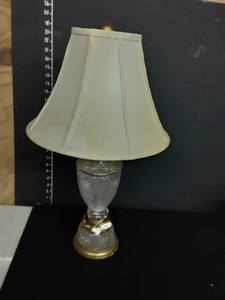 lot 1041 image: Brass and Glass Table Top Lamp