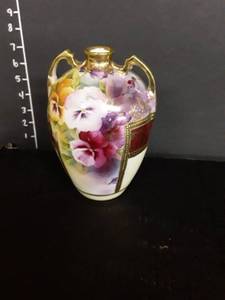 lot 1047 image: Antique Hand Painted NIPPON Vase