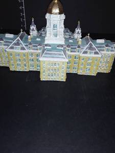 lot 1058 image: University of Notre Dame figurine