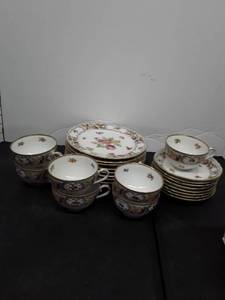 lot 1084 image: 23 pc Golden Crown. Empress Dessert Serving Set