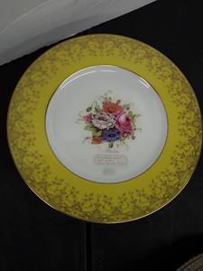 lot 1087 image: 4 pc Hand Painted, Signed, Rare Yellow Royal Worcester