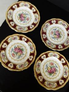lot 1088 image: 4 Royal Albert. Lady Hamilton Dessert Plates