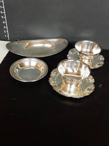 lot 1090 image: 4 pc Silver Plated Serving Dishes