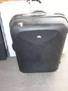 lot 1102 image: Samsonite Luggage