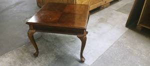 lot 1107 image: Queen Anne style mahogany side table 22 x 29 x 29 in
