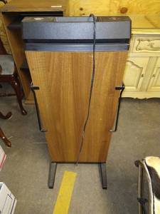 lot 1117 image: Corby 3300 clothing press