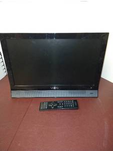 lot 1511 image: Vizio TV 18 in.