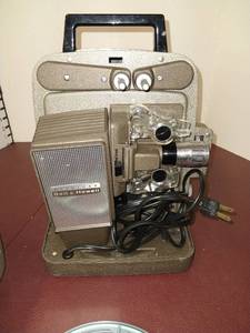 lot 1526 image: Vintage Bell & Howell super 8 design 346A 8mm movie film auto load projector