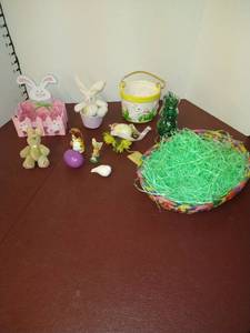 lot 1533 image: Assorted Easter decor baskets. bunnies, eggs and more
