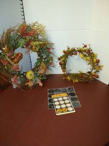lot 1550 image: Fall wreaths with halloween stickers