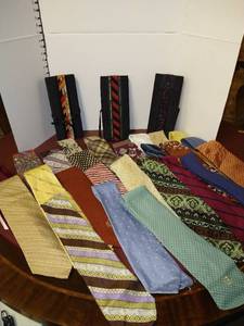 lot 1552 image: Assorted ties and tie boxes