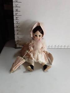 lot 2000 image: A Madame Alexander Doll. Name is Rebecca