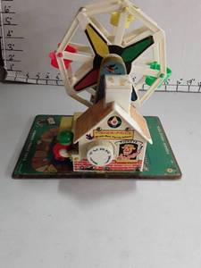 lot 2011 image: Fisher Price Lil Tykes Ferris Wheel