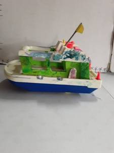 lot 2014 image: Fisher Price Lil Tykes Happy House Boat