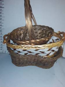 lot 2048 image: Set of 3 Wicker Baskets