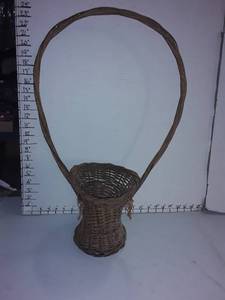 lot 2049 image: Wicker Basket