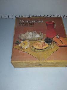 lot 2051 image: Homestead Snack Set by Federal Glass