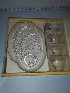 lot 2052 image: Another Lot of Homestead Snack Set by Federal Glass