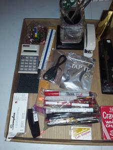 lot 2065 image: Lot of office items