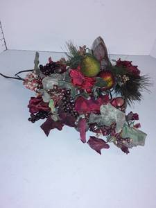 lot 2072 image: Faux Christmas Decor