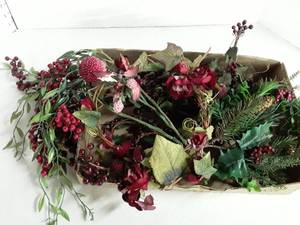 lot 2078 image: Lot of Faux Cranberries Decor