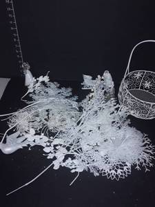 lot 2107 image: Christmas Decor ....mostly white in color