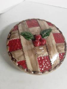 lot 2112 image: Christmas Decor....Ceramic Cherry Pie Pan with lid