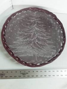lot 2113 image: 16 inch Wicker basket with glass plate on inside