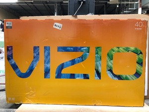 lot 57234 image: VIZIO - 40 Class V-Series LED 4K UHD SmartCast TV