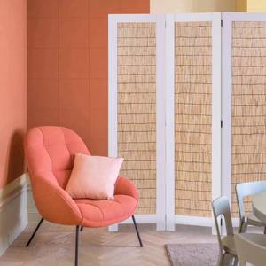 lot 1166 image: Screen Gems White Wicker Screen SG-324 Retail$342.49