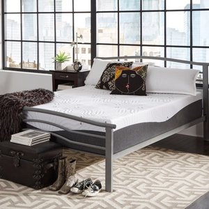 lot 1370 image: KING SIZE PLUSH ComforPedic from Beautyrest Choose Your Comfort 14-inch NRGel Memory Foam Mattress - White Retail$1048.49