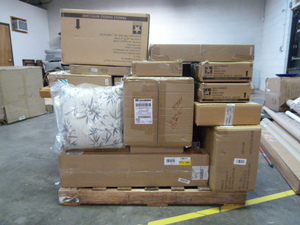 lot 5 image: Pallet of Merchandise