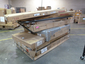 lot 1 image: Pallet of Merchandise