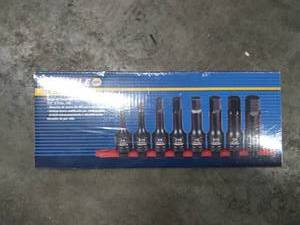 lot 33902 image: 61-0316 Carlyle Socket Set SAE Impact he bits
