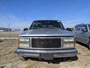 lot 1343 image: 1996 Chevrolet Suburban