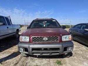 lot 1346 image: 2001 Nissan Pathfinder SE 3.5