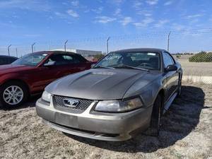 lot 1354 image: 2002 Ford Mustang