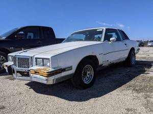 lot 1362 image: 1986 Pontiac Grand Prix