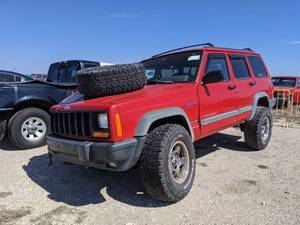 lot 1389 image: 1998 Jeep Cherokee Sport
